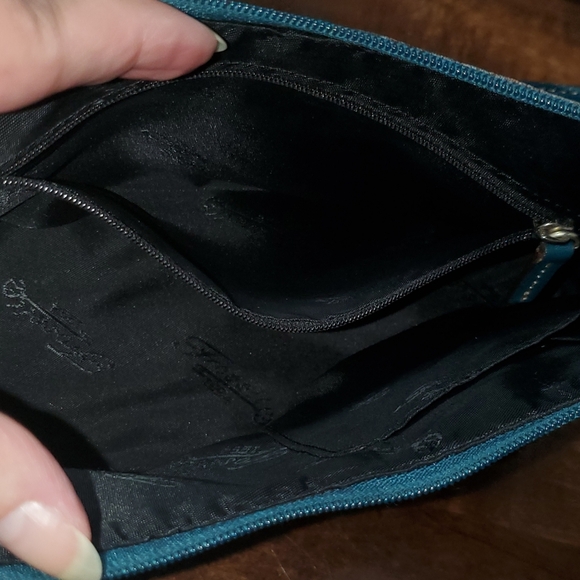 Fossil Brand Teal Leather Women's Handbag. - Picture 7 of 9